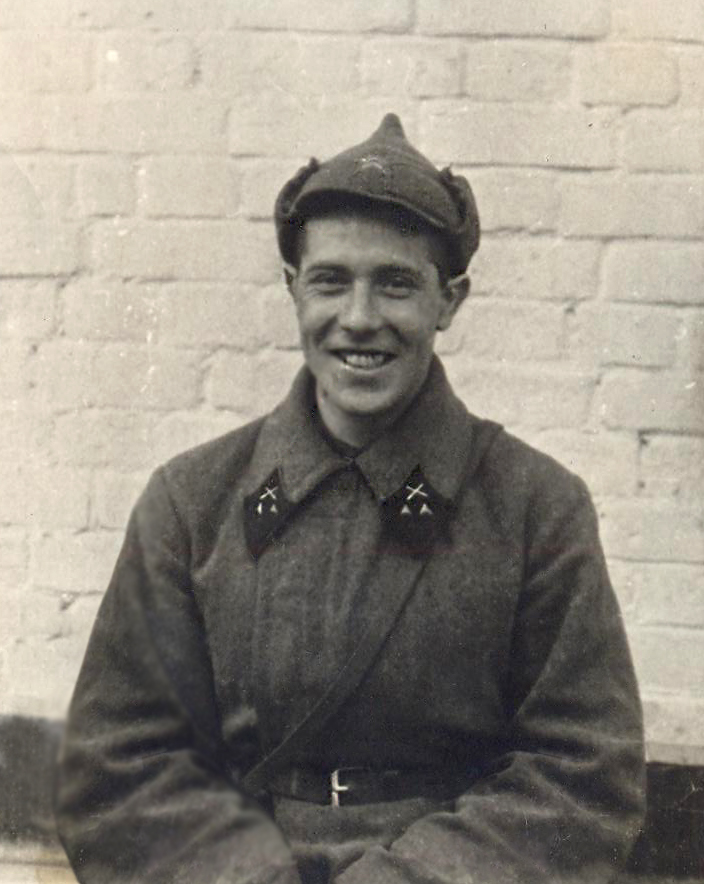 Серёжа Горин перед войной и в 1941 г.